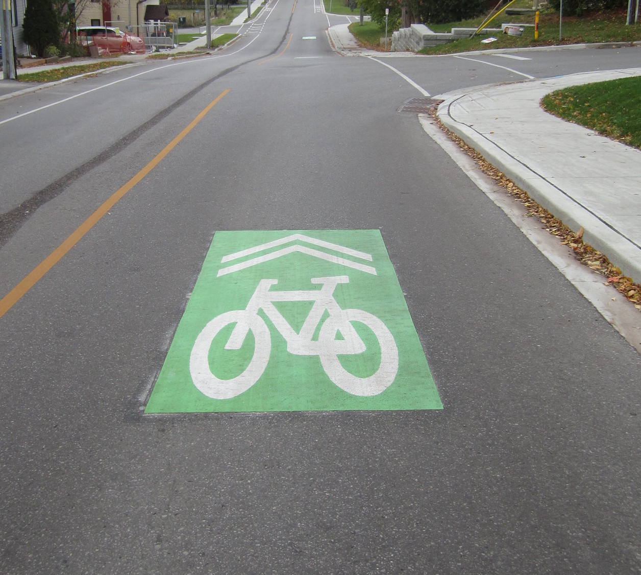 a picture of sharrows on Srigley street looking westbound